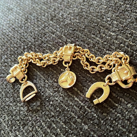 Burberry’s charm bracelet - Picture 3 of 11